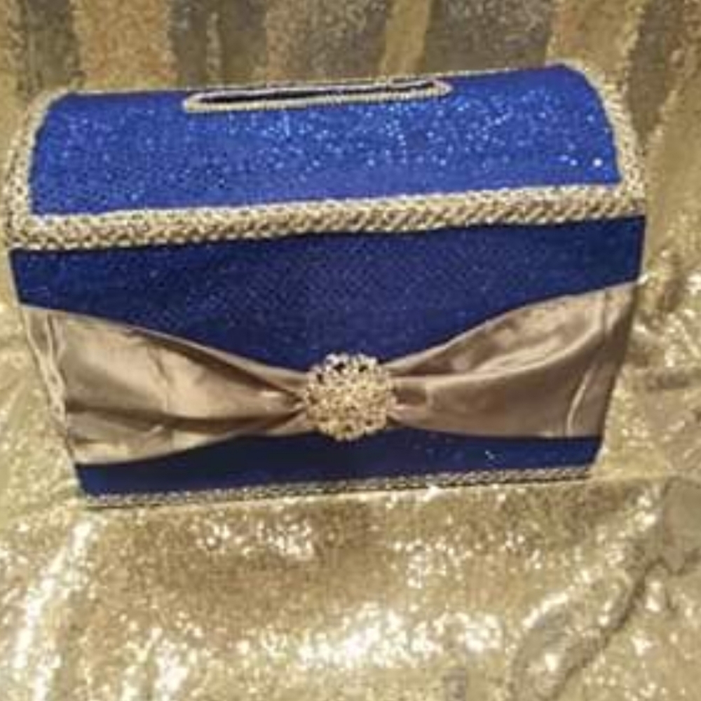 Money/card box